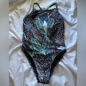 Jolyn “Sweden” Printed Dayno Onesie Swimsuit Size 30